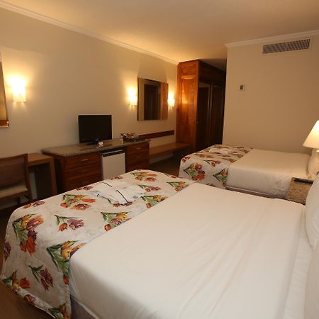 Mabu Thermas Grand Resort Фос-ду-Игуасу Экстерьер фото A room at the hotel