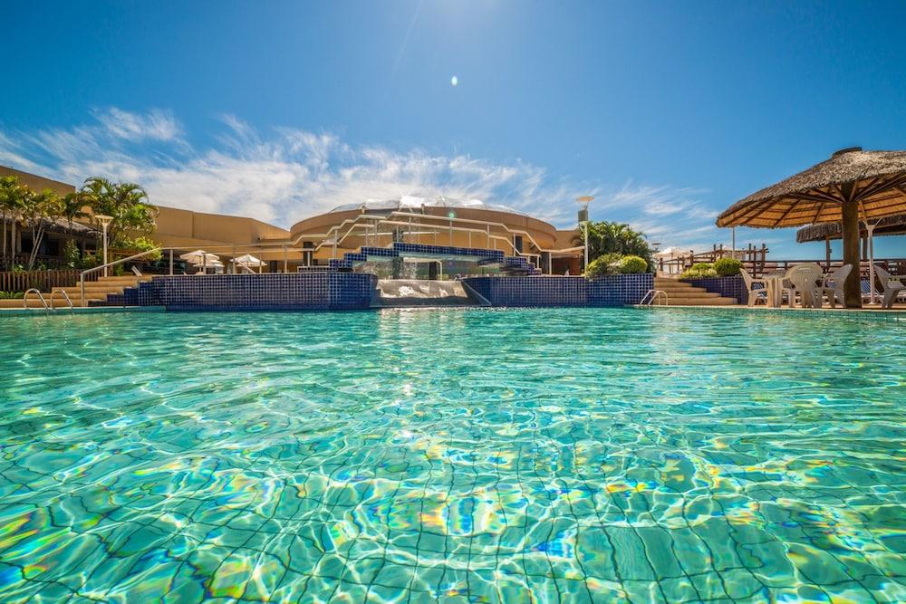 Mabu Thermas Grand Resort Фос-ду-Игуасу Экстерьер фото The swimming pool at the resort