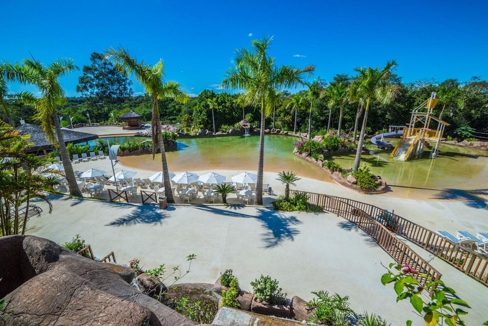 Mabu Thermas Grand Resort Фос-ду-Игуасу Экстерьер фото The lagoon at the resort