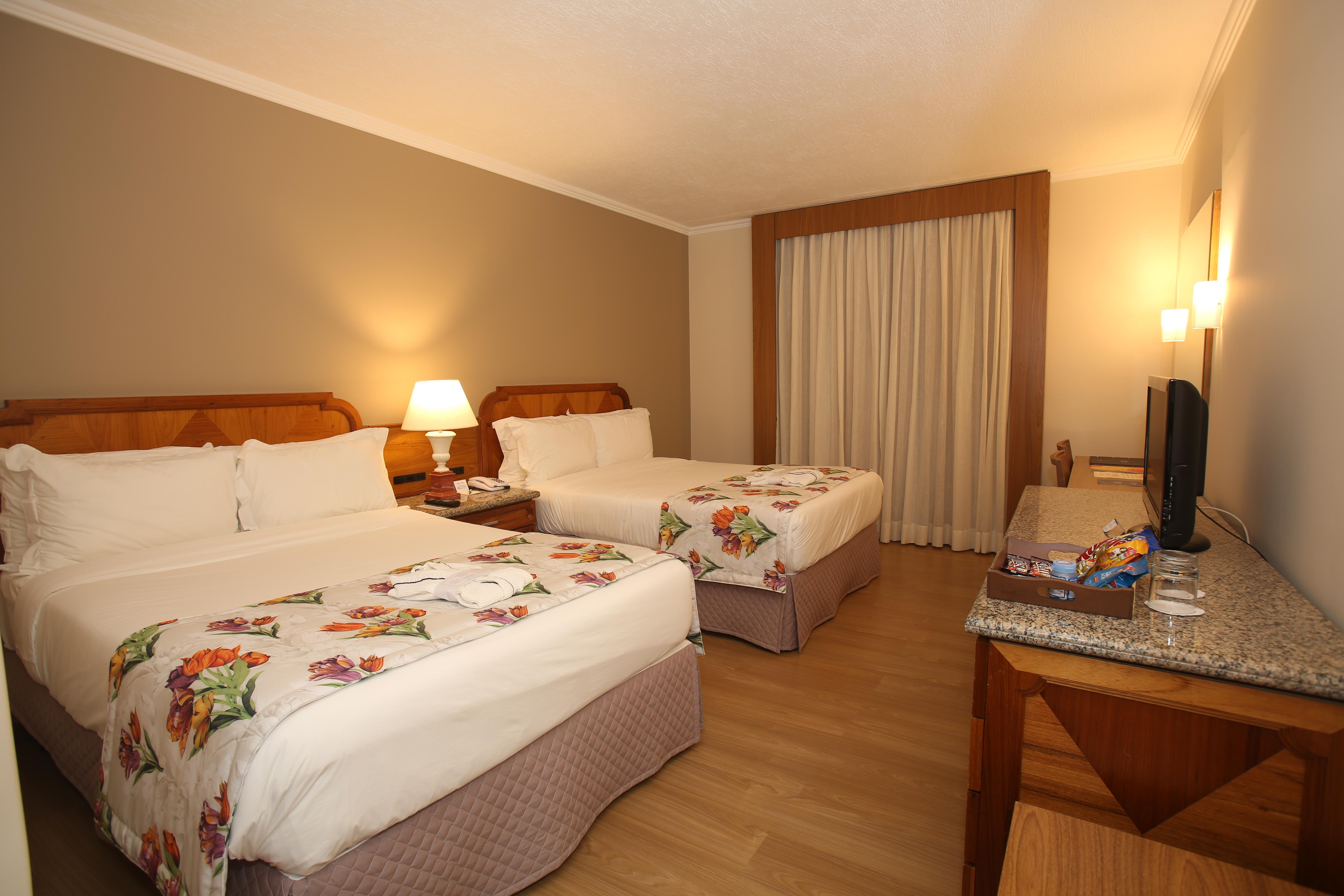 Mabu Thermas Grand Resort Фос-ду-Игуасу Экстерьер фото A room at the hotel